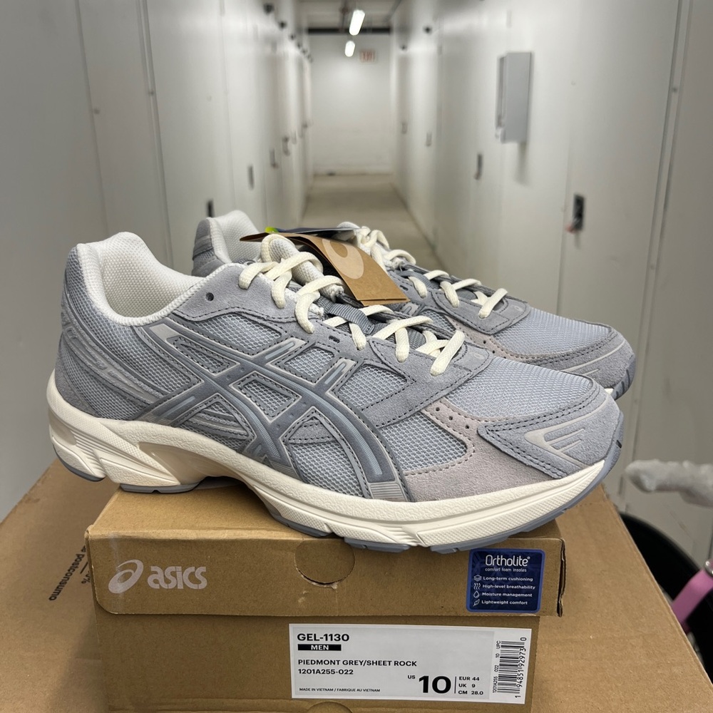 Asics Gel-1130 in Gray and White